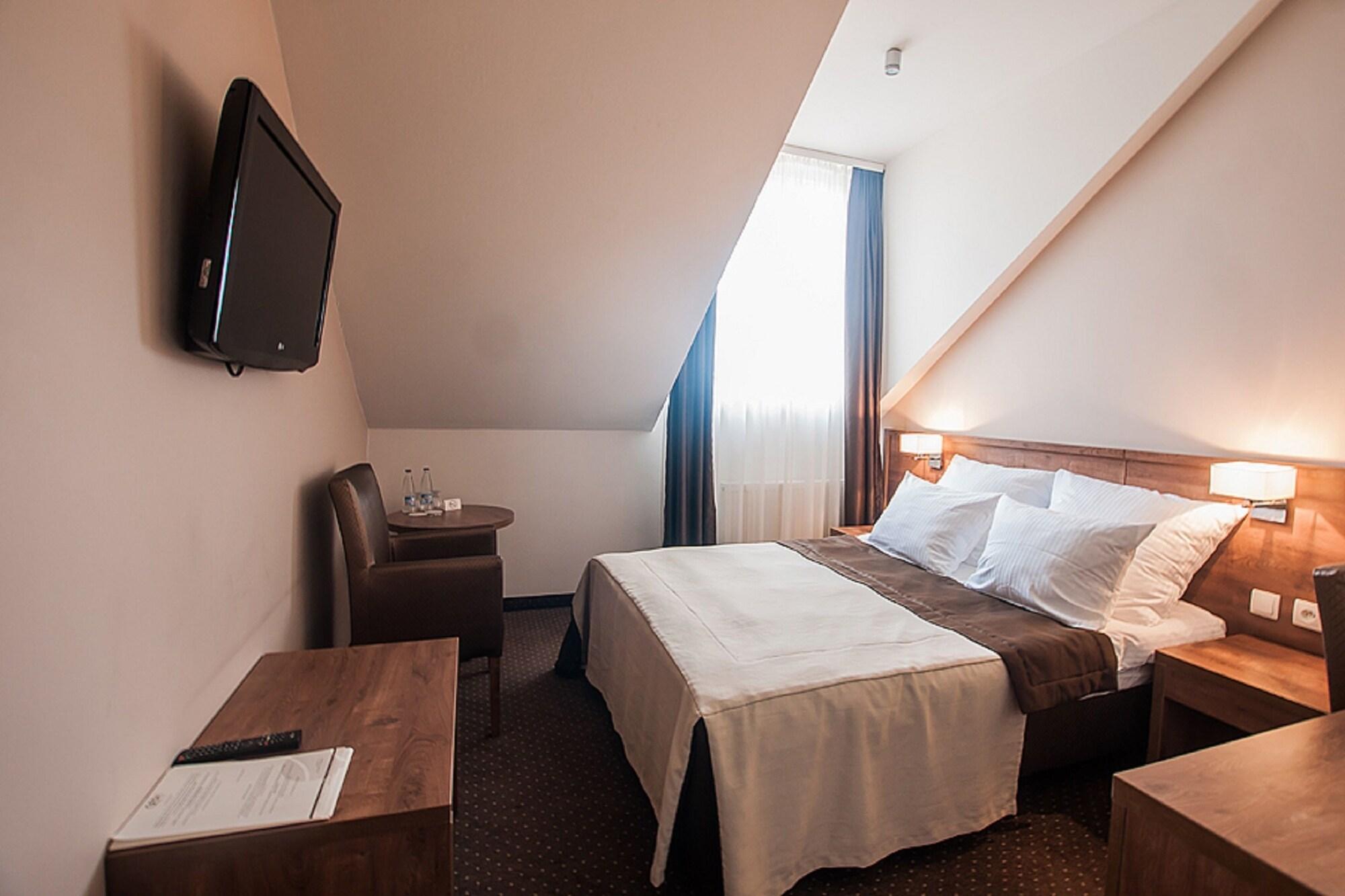 Hotel Gem Wrocław Buitenkant foto